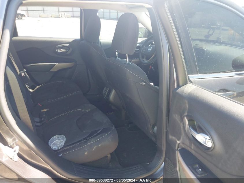 2017 Jeep Cherokee Latitude Fwd VIN: 1C4PJLCBXHW586872 Lot: 39589272