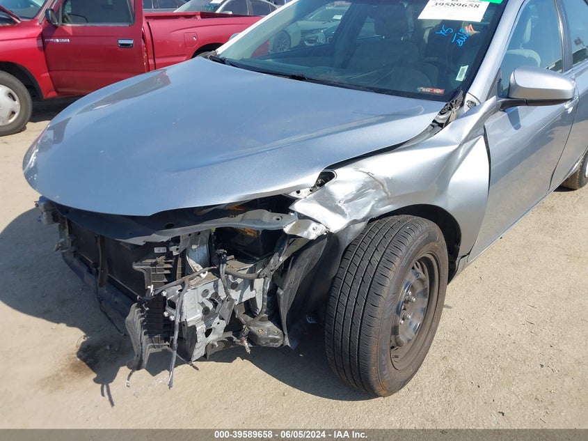 2015 Toyota Camry Le VIN: 4T4BF1FK2FR459992 Lot: 39589658