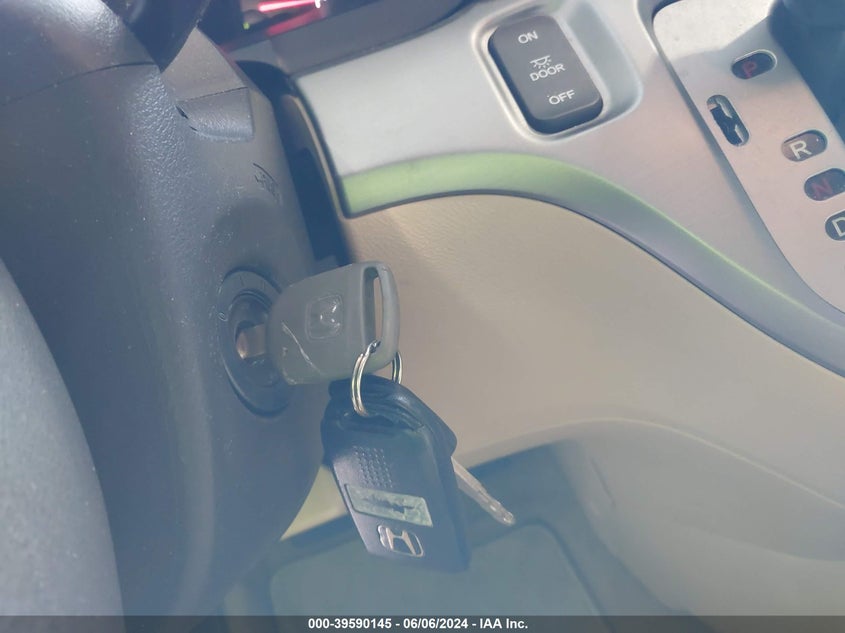 2008 Honda Odyssey Ex-L VIN: 5FNRL38778B017215 Lot: 39590145