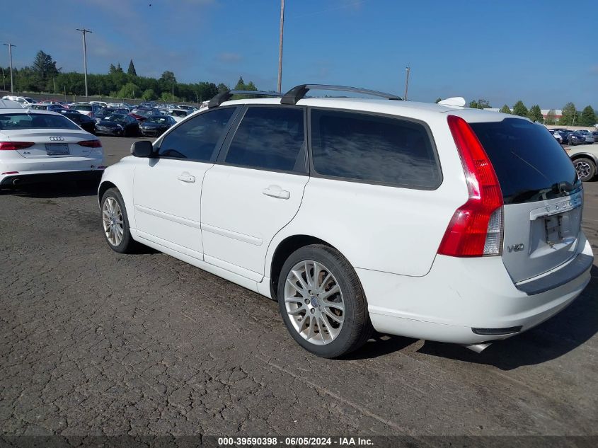 2011 Volvo V50 T5/T5 R-Design VIN: YV1672MW6B2630655 Lot: 39590398