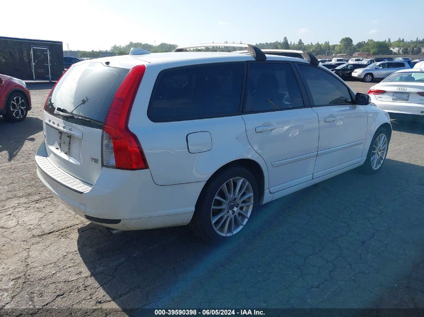 2011 Volvo V50 T5/T5 R-Design VIN: YV1672MW6B2630655 Lot: 39590398