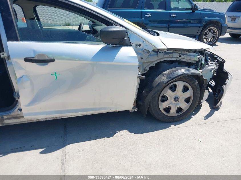 2018 Ford Focus S VIN: 1FADP3E20JL223153 Lot: 39590421