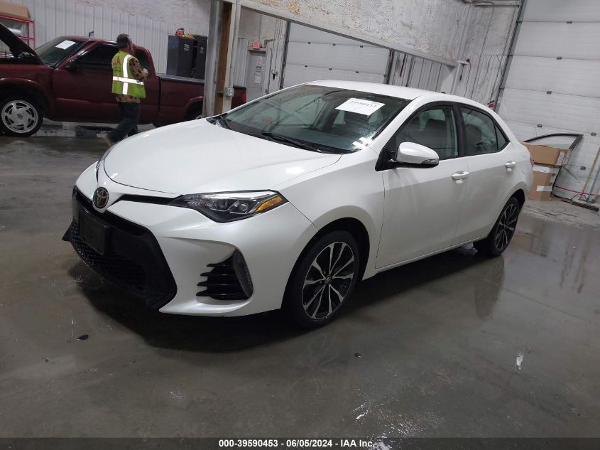 2018 Toyota Corolla Se VIN: 5YFBURHEXJP785572 Lot: 39590453