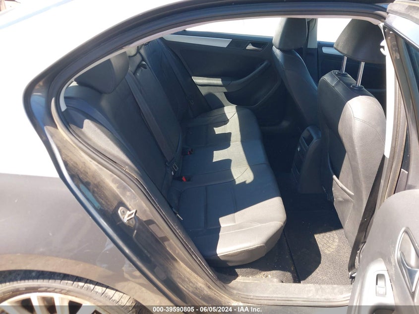 2012 Volkswagen Jetta 2.5L Sel VIN: 3VWLX7AJ4CM408198 Lot: 39590805