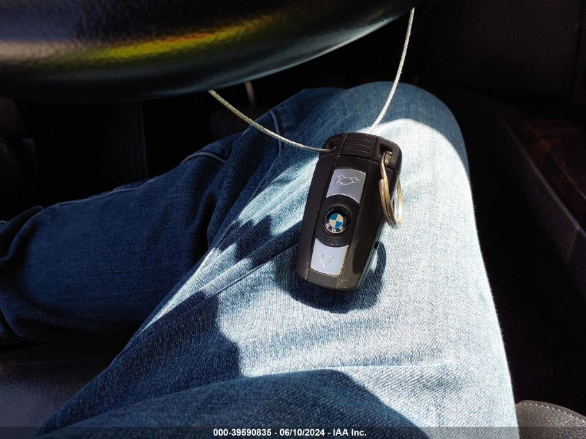 2007 BMW 335I VIN: WBAWB73557PV82261 Lot: 39590835