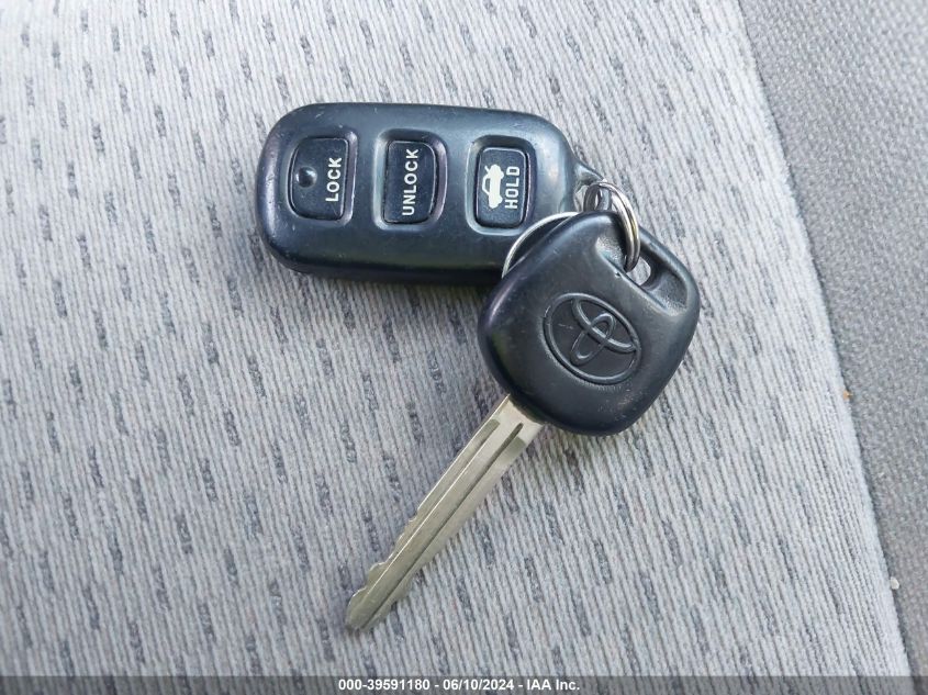 2003 Toyota Camry Le VIN: 4T1BF32K73U037708 Lot: 39591180