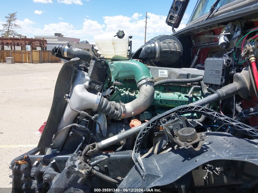 2015 Volvo Vn Vnl VIN: 4V4NC9EH4FN933349 Lot: 39591340