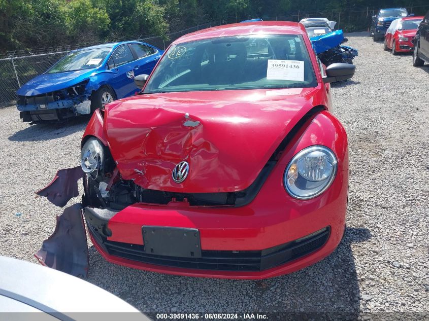 2013 Volkswagen Beetle 2.5L Entry VIN: 3VWFP7AT5DM670649 Lot: 39591436