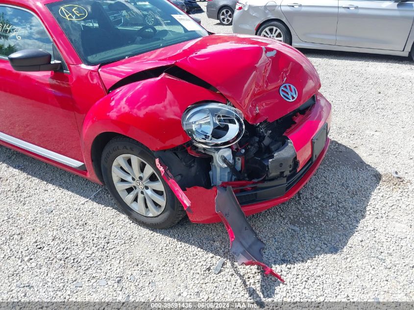 2013 Volkswagen Beetle 2.5L Entry VIN: 3VWFP7AT5DM670649 Lot: 39591436