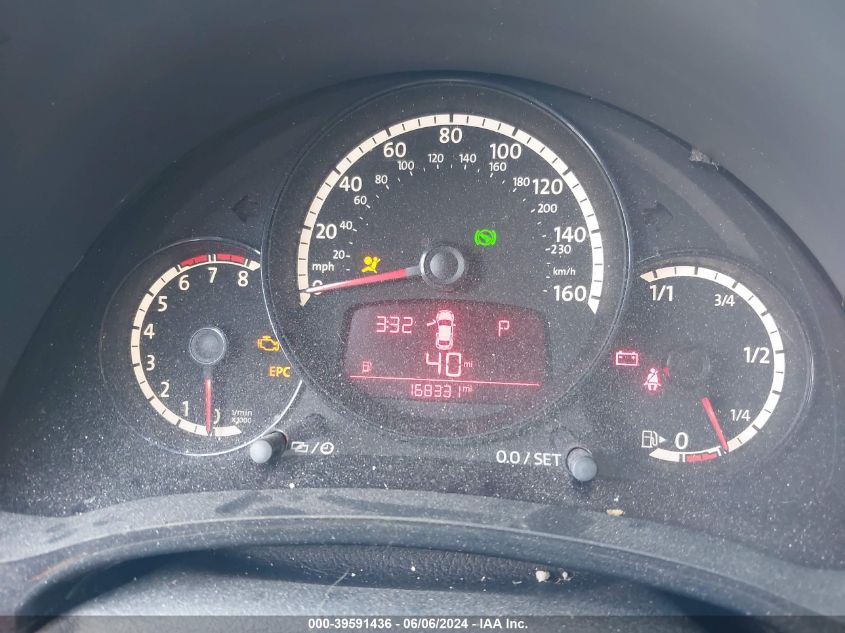 2013 Volkswagen Beetle 2.5L Entry VIN: 3VWFP7AT5DM670649 Lot: 39591436