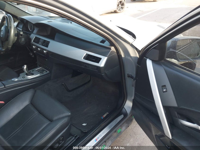 2007 BMW M5 VIN: WBSNB93517CX07394 Lot: 39591539