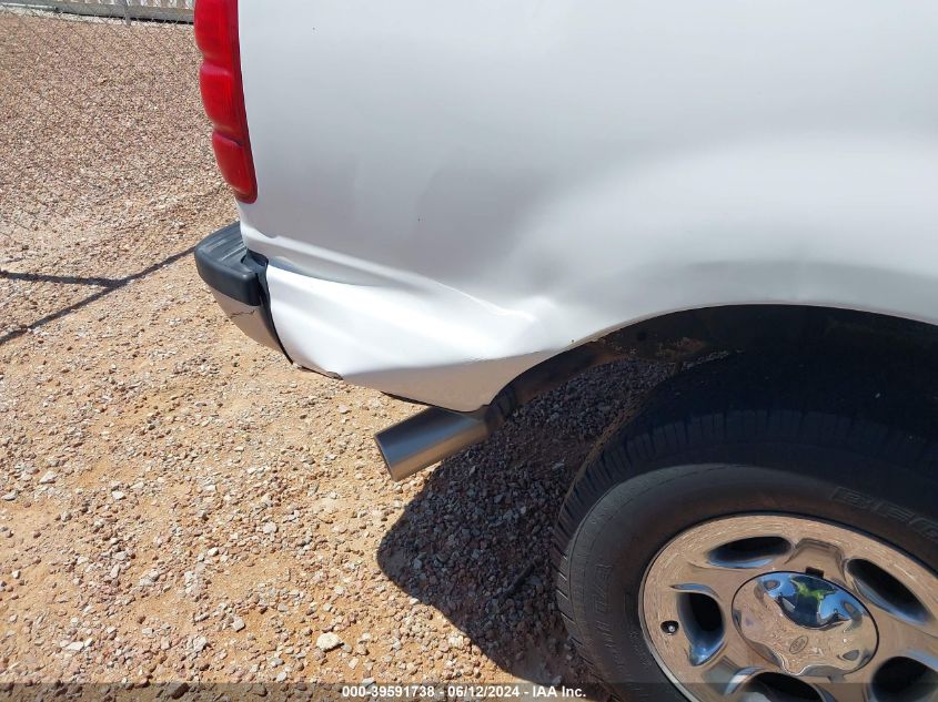 2000 Ford Expedition Xlt VIN: 1FMPU16L6YLB83579 Lot: 39591738