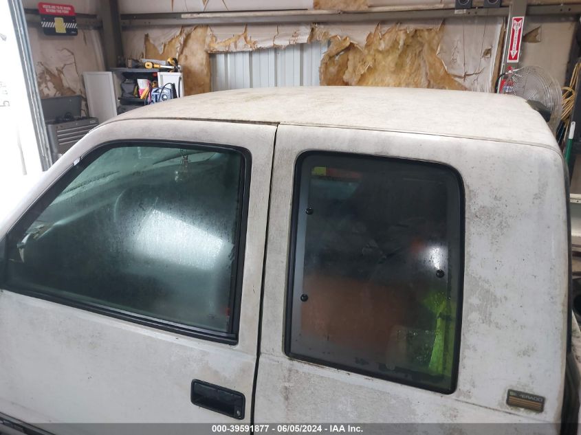 1994 Chevrolet Gmt-400 C2500 VIN: 2GCFC29K0R1200993 Lot: 39591877