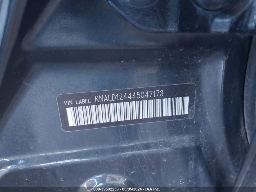 2004 Kia Amanti VIN: KNALD124445047173 Lot: 39592239