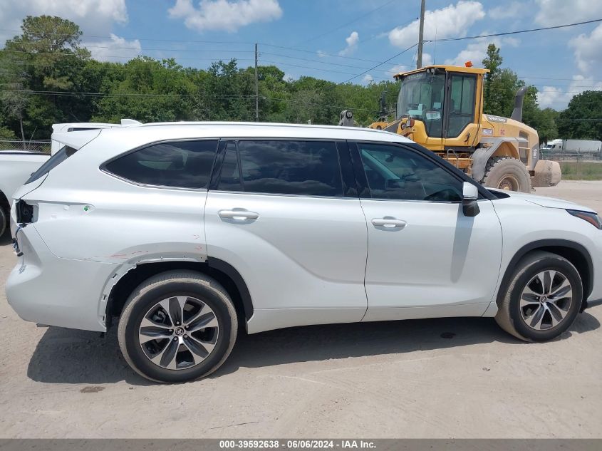 2022 Toyota Highlander Xle VIN: 5TDGZRAH3NS102572 Lot: 39592638