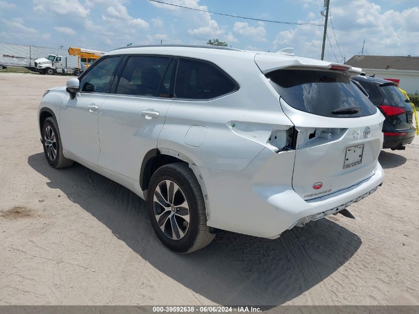 2022 Toyota Highlander Xle VIN: 5TDGZRAH3NS102572 Lot: 39592638