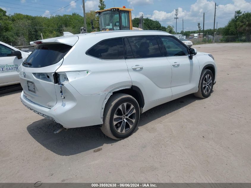 2022 Toyota Highlander Xle VIN: 5TDGZRAH3NS102572 Lot: 39592638