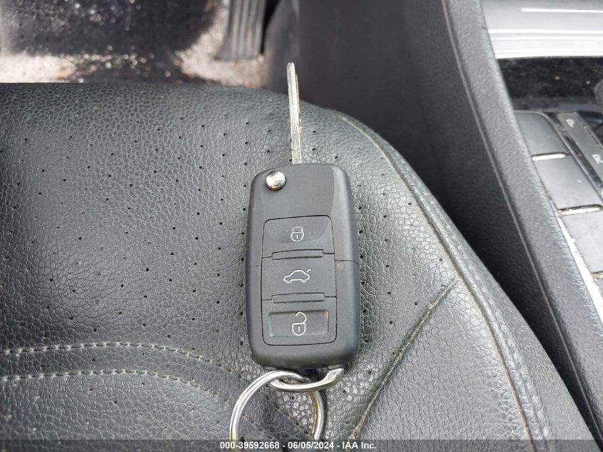 2012 Volkswagen Passat 2.5L Se VIN: 1VWBP7A37CC088017 Lot: 39592668