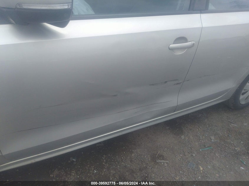 2011 Volkswagen Jetta 2.5L Se VIN: 3VWDZ7AJ8BM346527 Lot: 39592775