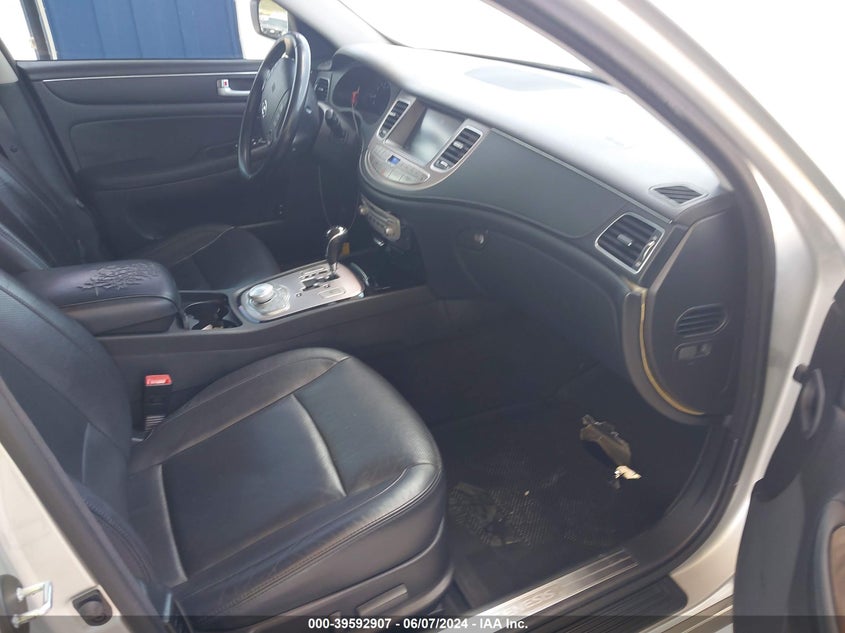 2013 Hyundai Genesis 3.8 VIN: KMHGC4DD0DU247801 Lot: 39592907