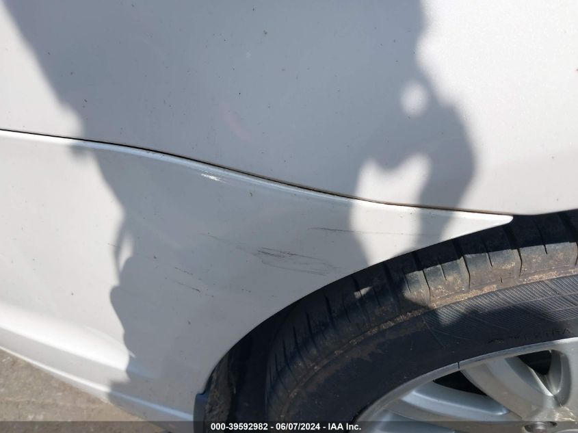 2010 Ford Fusion Hybrid VIN: 3FADP0L32AR327834 Lot: 39592982