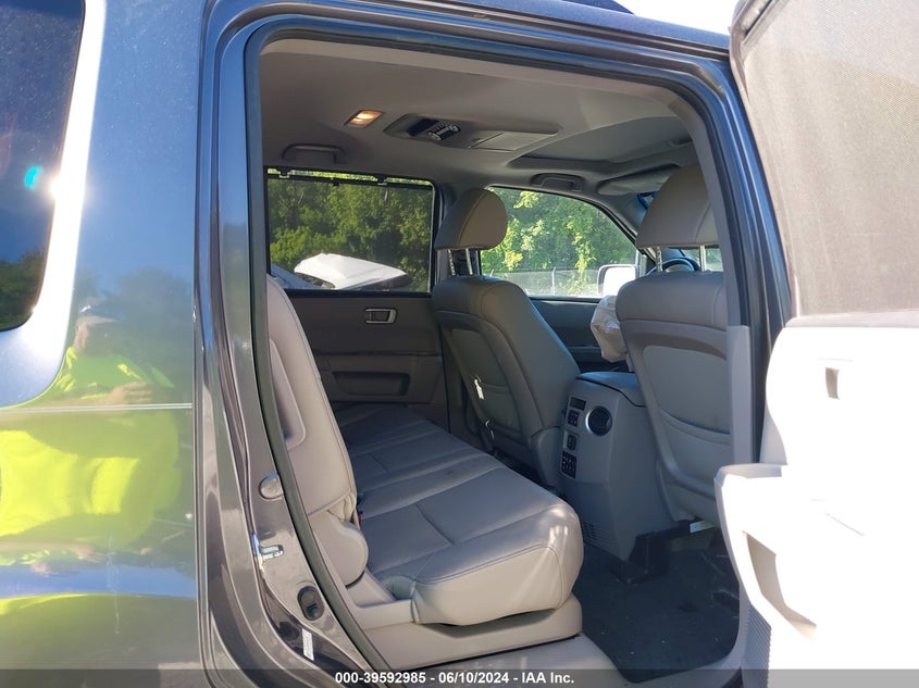 2015 Honda Pilot Touring VIN: 5FNYF4H90FB047499 Lot: 39592985