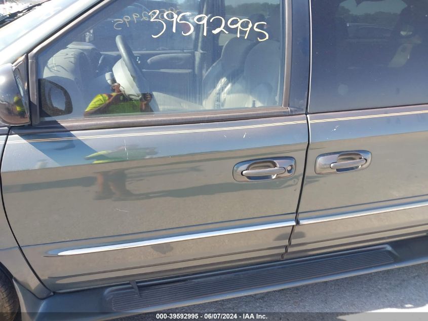 2003 Chrysler Town & Country Limited VIN: 2C8GP64L83R198580 Lot: 39592995