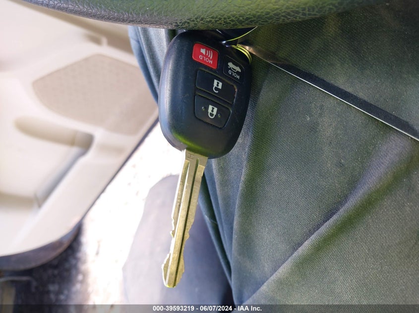 2016 Toyota Camry Le VIN: 4T4BF1FK6GR535487 Lot: 39593219