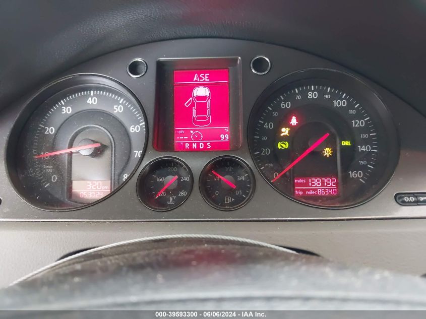 2008 Volkswagen Passat Turbo VIN: WVWXK73C58E157173 Lot: 39593300