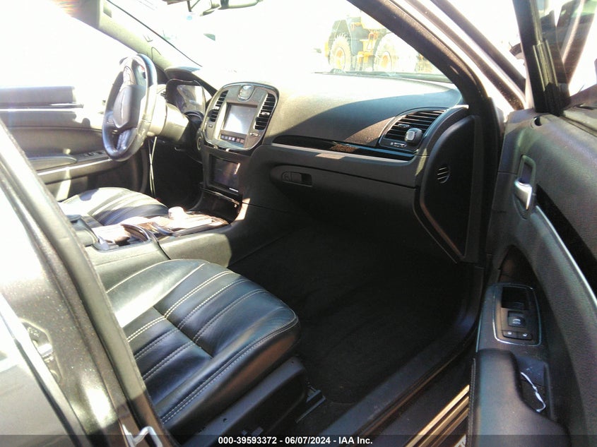 VIN 2C3CCAGG1HH541874 2017 CHRYSLER 300 300S AWD