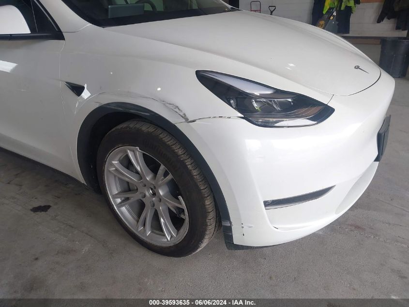 2024 Tesla Model Y Long Range Dual Motor All-Wheel Drive VIN: 7SAYGAEEXRF985739 Lot: 39593635