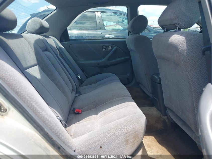 2000 Toyota Camry Le VIN: 4T1BG22KXYU648945 Lot: 39593663