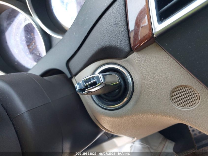 2013 Mercedes-Benz C 250 Luxury/Sport VIN: WDDGF4HB1DR272283 Lot: 39593823