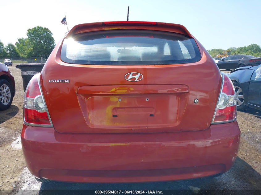 2008 Hyundai Accent Gs VIN: KMHCM36C98U057074 Lot: 39594017