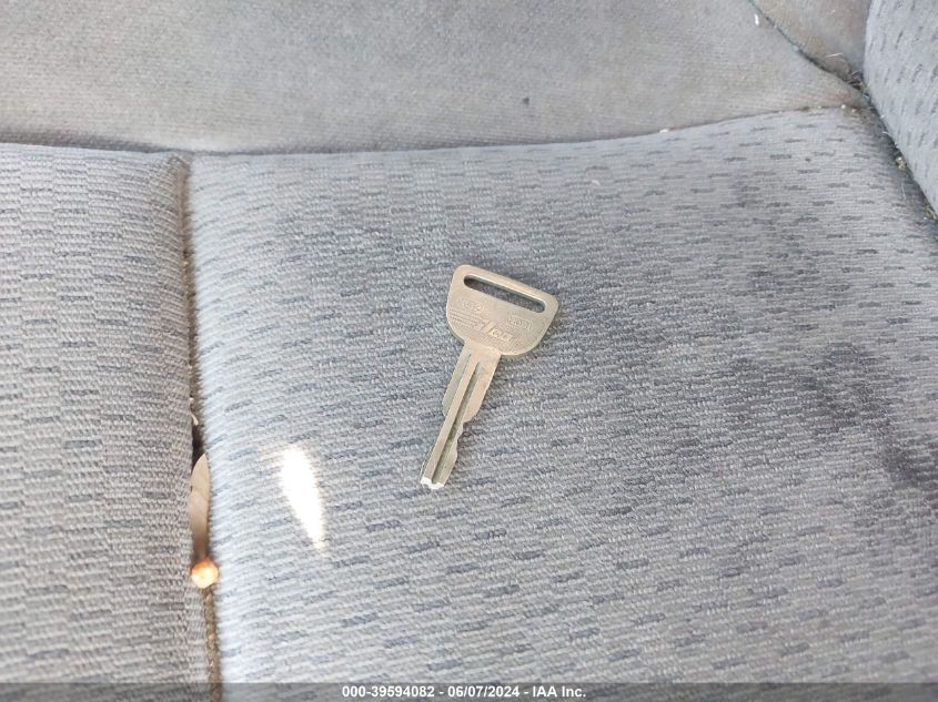 2003 Toyota Camry Le VIN: 4T1BE32K33U146475 Lot: 39594082