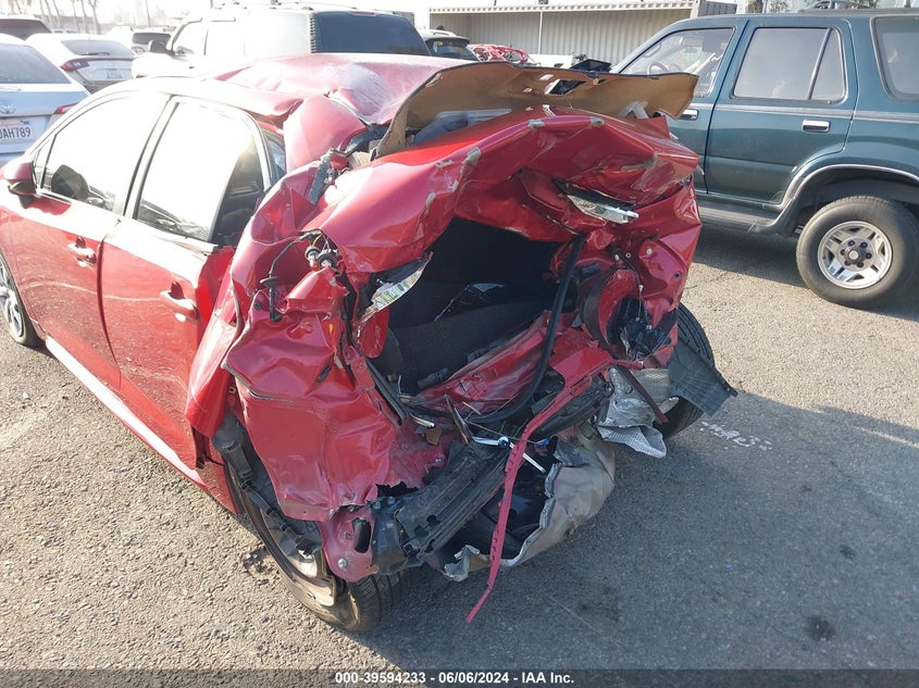 2020 TOYOTA COROLLA LE - JTDEPRAE0LJ106687