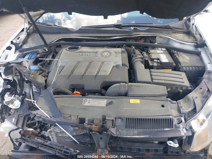 2010 Volkswagen Jetta Tdi VIN: 3VWTL7AJ5AM700824 Lot: 39594240