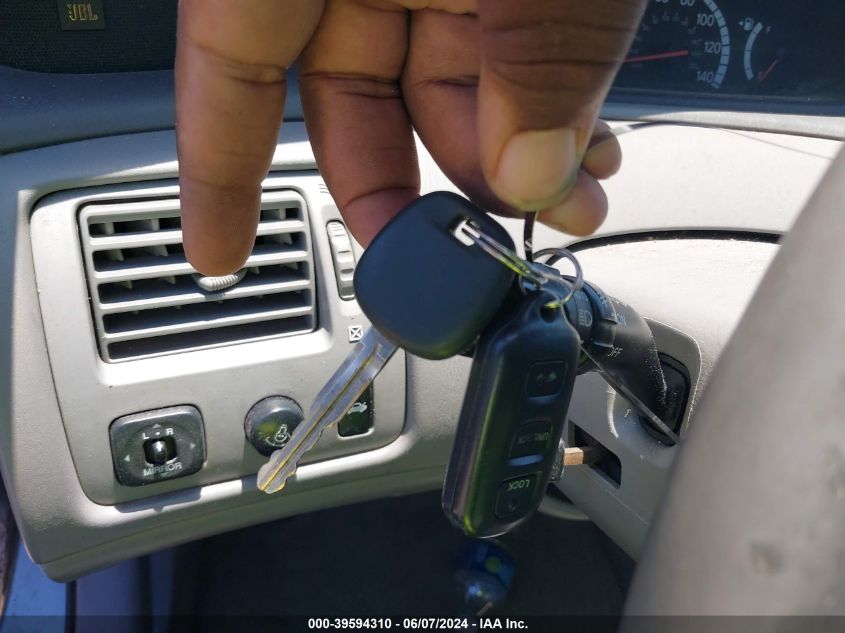 2000 Toyota Avalon Xls VIN: 4T1BF28B4YU051722 Lot: 39594310