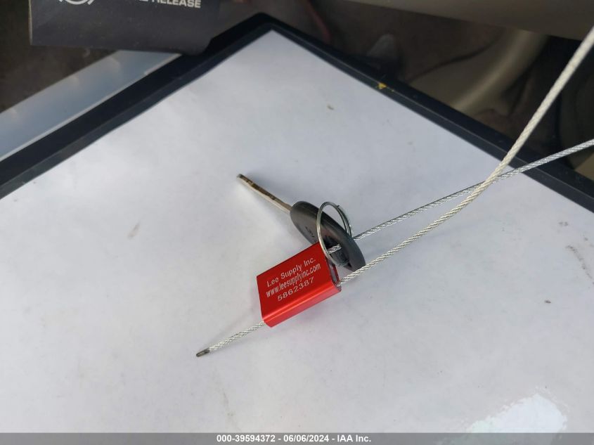 1999 GMC Sierra 1500 Sl VIN: 2GTEC19T9X1521202 Lot: 39594372