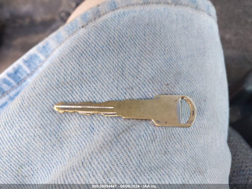 2003 Chevrolet Silverado 1500 Work Truck VIN: 1GCEC14X63Z236727 Lot: 39594447