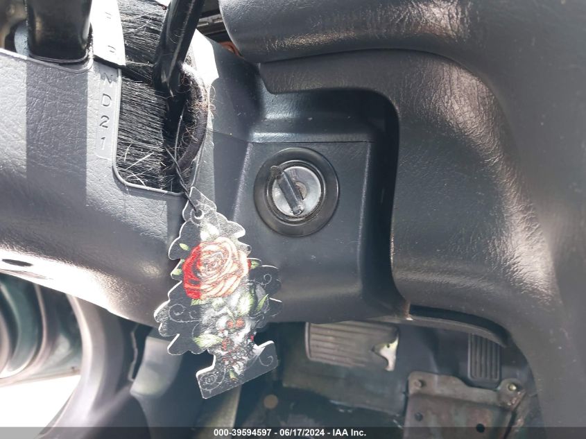 1999 Honda Cr-V Lx VIN: JHLRD2840XC025104 Lot: 39594597