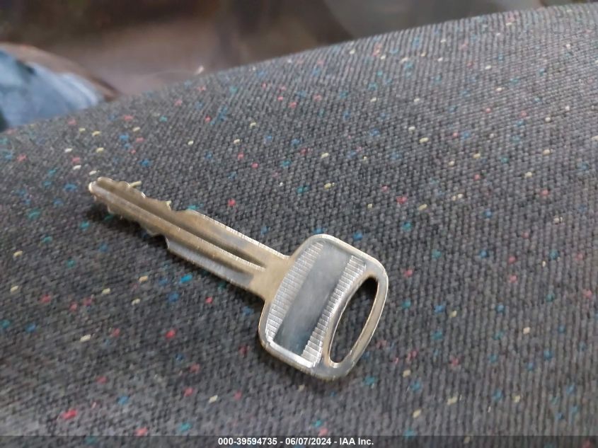 2002 Hyundai Accent Gl VIN: KMHCG45C62U302256 Lot: 39594735