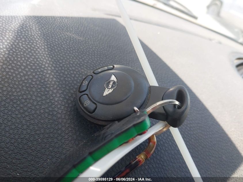 2008 Mini Cooper S Clubman VIN: WMWMM33568TP70337 Lot: 39595129