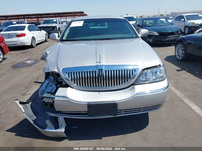 2011 Lincoln Town Car Signature Limited VIN: 2LNBL8CV3BX750028 Lot: 39595167