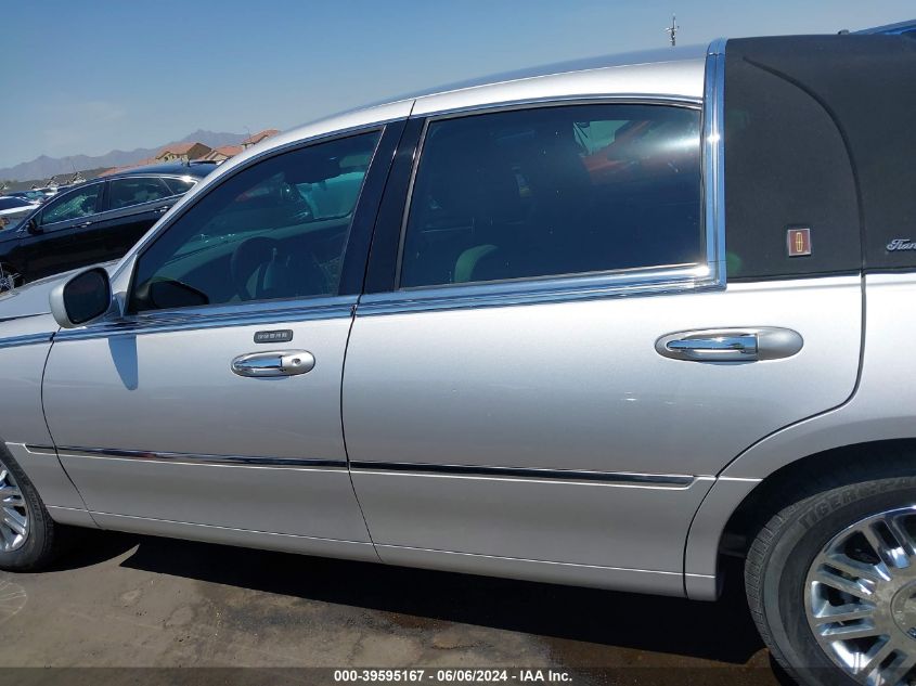 2011 Lincoln Town Car Signature Limited VIN: 2LNBL8CV3BX750028 Lot: 39595167