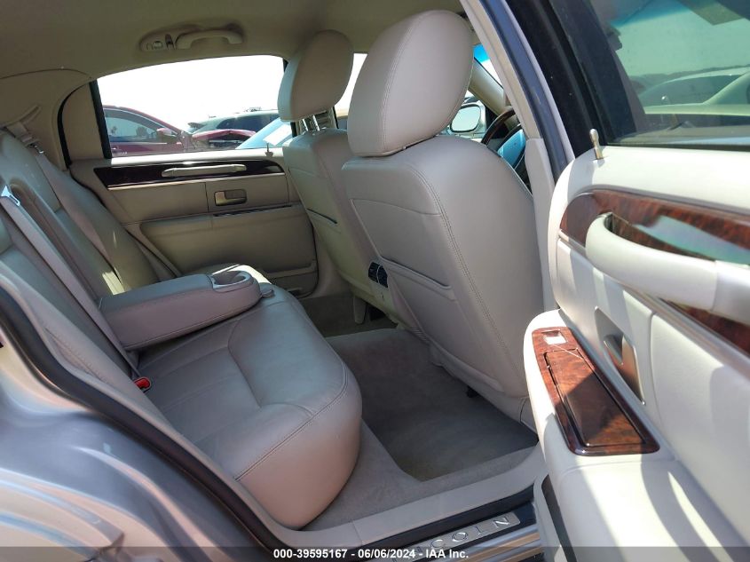 2011 Lincoln Town Car Signature Limited VIN: 2LNBL8CV3BX750028 Lot: 39595167