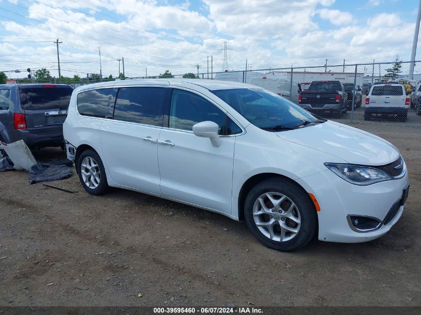 2018 Chrysler Pacifica Touring Plus VIN: 2C4RC1FG3JR317867 Lot: 39595460