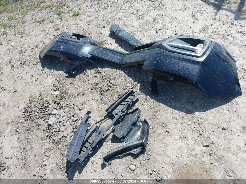 2018 Subaru Forester 2.5I Premium VIN: JF2SJAEC3JH526139 Lot: 39595574