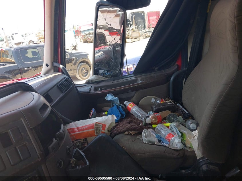 2015 Volvo Vn Vnl VIN: 4V4NC9EJ2FN190094 Lot: 39595580