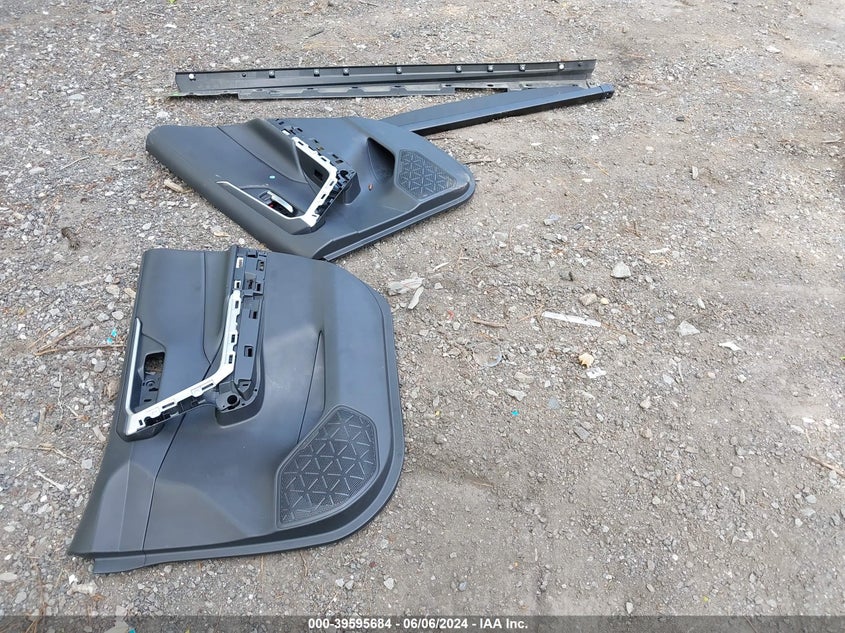 2021 TOYOTA RAV4 XLE/XLE PREMIUM - 2T3P1RFV3MW233441